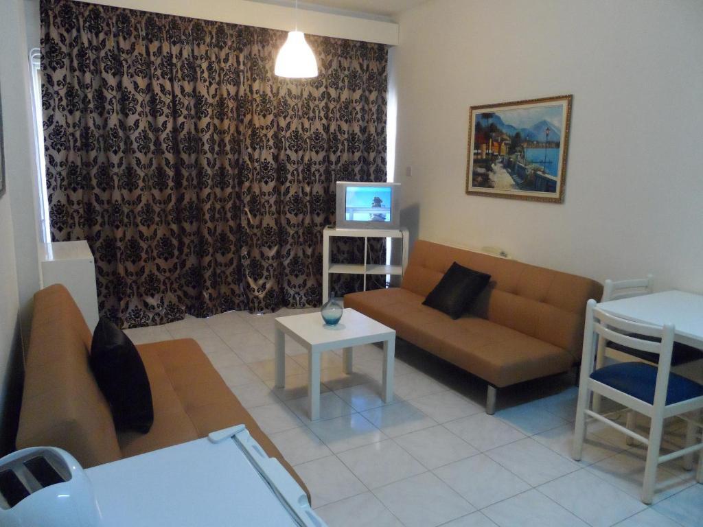 Geotanya Apartments Лимасол Стая снимка