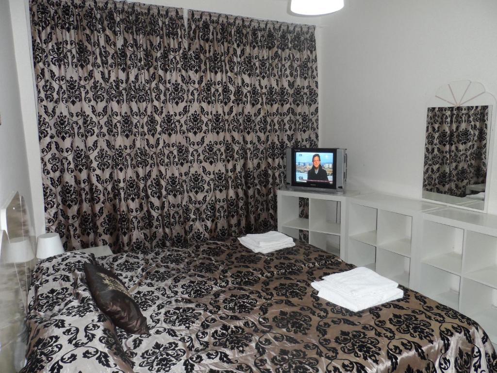 Geotanya Apartments Лимасол Стая снимка