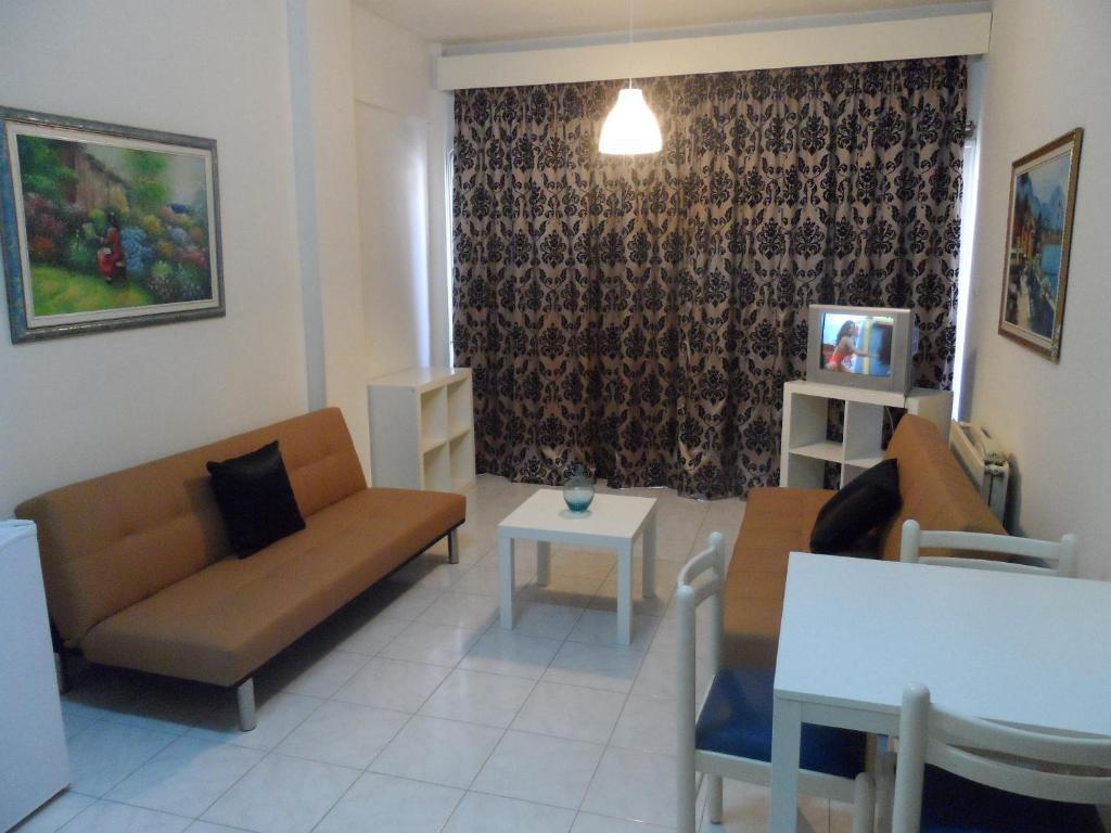 Geotanya Apartments Лимасол Стая снимка