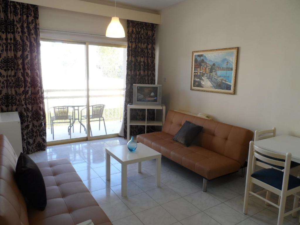 Geotanya Apartments Лимасол Стая снимка