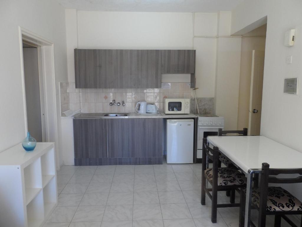 Geotanya Apartments Лимасол Екстериор снимка